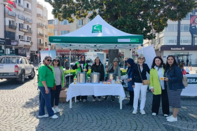 Çanakkale'de Yeşilay Şubesi Tarafından Vatandaşlara Kırık Buğday Çorbası İkram Edildi