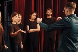 Saray’da Yetişkinlere Özel Tiyatro Kulübü Kuruluyor