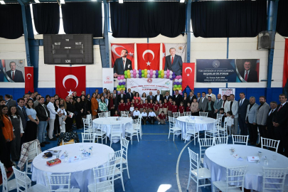 Vali Turan, "Renklerin Serüveni Aile Boyama" Etkinliğine Katıldı