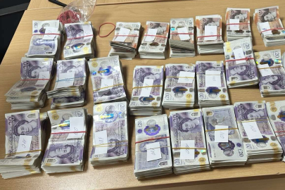 50 Bin İngiliz Sterlin Komşuya Kaldı