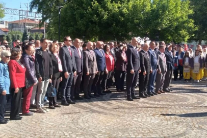 Muratlı’da 19 Mayıs Coşkusu: Atatürk Anıtına Çelenk Sunuldu