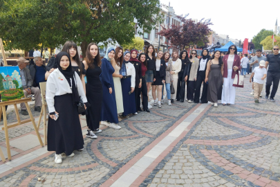 Saraçlar’da Üniversite Öğrencilerinden Resim Sergisi