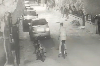 Çaldığı Bisikleti Beğenmeyince Bırakıp Motosikleti Götürdü