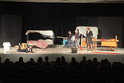 “Düşler Hastanesi” Sahneye Taşındı: Genç Yetenekler Keşan'da Parladı