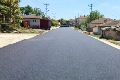 Edirne'de Köy Yollarında Sıcak Asfalt Çalışmaları Sürüyor