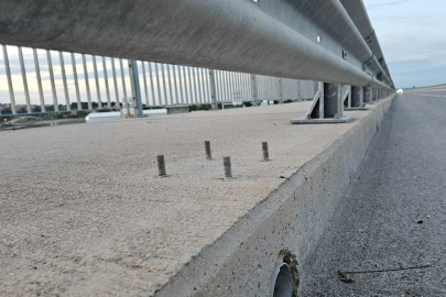 Edirne'de Köprü Bariyerleri Tek Tek Çalınıyor