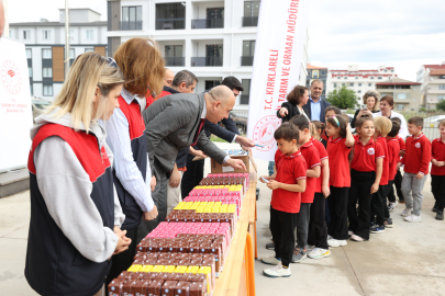 Kırklareli'nde Okullarda Öğrencilere Süt Dağıtıldı