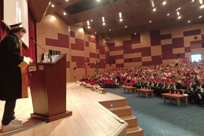 Mezuniyette Atatürk’ün Sözü Alkış Tufanı Kopardı
