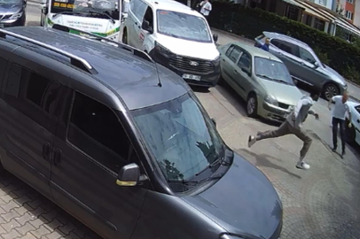 'Camide Minibüsünü Yıkama' Diye Uyaran Muhtara Saldırı Kamerada