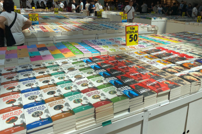 Edirne’de Kitap Fuarı Ziyaretçilere Kapılarını Açtı