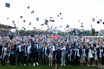 Kırklareli Üniversitesi'nde Mezuniyet Töreni Düzenlendi