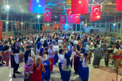 Lalapaşa'da Şalvar Gecesi'nde Renkli Görüntüler Oluştu