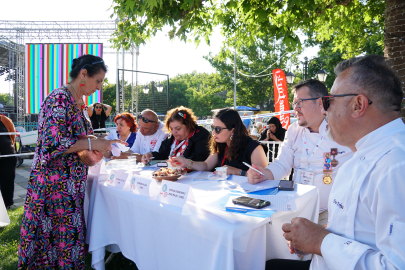 Tekirdağ'da Kadınlar Kirazlı Yemek Yapmak İçin Yarıştı