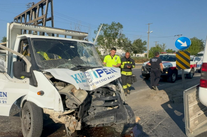 Tekirdağ'da Otobüs ile Kamyonetin Çarpışması Sonucu 2 Kişi Yaralandı