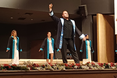 Edirne'de Öğrencilerden Mezuniyet Zeybeği