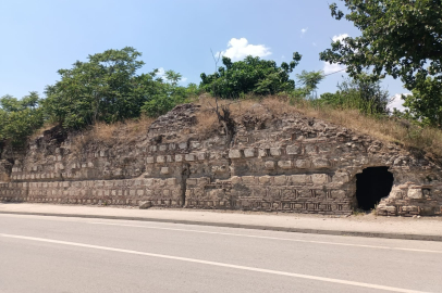 Edirne’nin 600 Yıllık Hamamı Kaderine Terk
