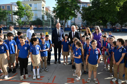 Vali Turan Yeni Haftaya Öğrencilerle Başladı