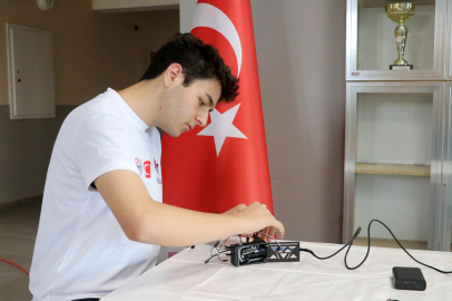 Lise Öğrencileri Görme Engelliler İçin Gözlük Geliştirdi