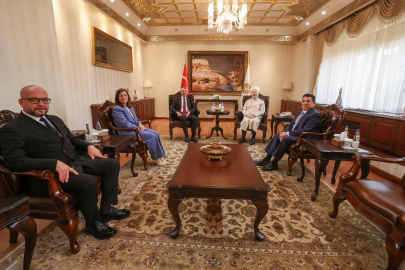 Edirne Valisi Sezer, Diyanet İşleri Başkanı Erbaş'ı Kırkpınar'a Davet Etti