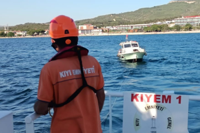 Çanakkale Boğazı'nda Sürüklenen Tekne Kurtarıldı