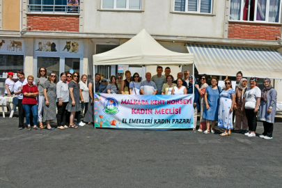 Başkan Vekili Turan, Kadınların El Emeği Pazarını Ziyaret Etti