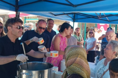 Gelibolu Belediyesi'nden Vatandaşlara Aşure İkramı