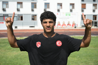 Attığı Perendelerle Tribünleri Coşturan Edirneli Pehlivanın Hedefi Altın Kemer