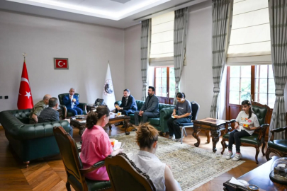 Kırklareli’nde Çocukların Hazırladığı Aşure, Vali Uğur Turan’a İkram Edildi