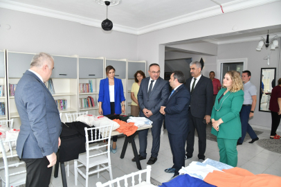 Tekirdağ'da Yükümlülerin Diktiği Kıyafetler Sevgi Evi'ndeki Çocuklara Hediye Edildi