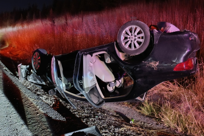 Tekirdağ'da Devrilen Otomobildeki 3 Kişi Yaralandı