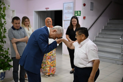 Vali Uğur Turan’dan Huzurevi Ziyareti