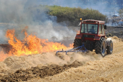 Edirne’de Orman ve Anız Yangınına Havadan ve Karadan Müdahale Sürüyor