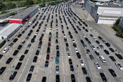 Gurbetçilerin Sınır Kapılarından Yurda Girişleri Devam Ediyor