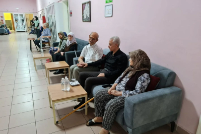 Vali Uğur Turan’dan Huzurevine Ziyaret