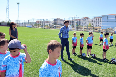 Başkan Vahap Akay’dan Yaz Spor Okullarına Ziyaret