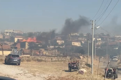 Çanakkale'de Çıkan Orman Yangınında Tedbiren İki Köy Boşaltıldı
