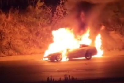 Tekirdağ'da Seyir Halindeki Otomobil Yandı