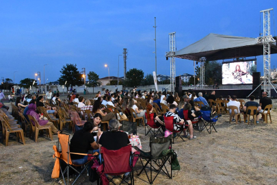 Lüleburgaz’da Yaz Akşamları Sinema Keyfi Sürüyor