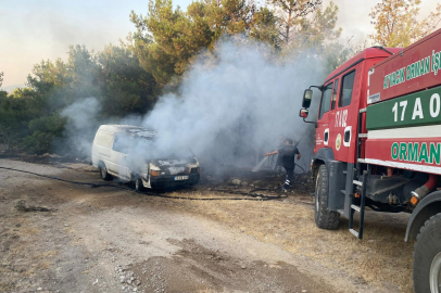Ayvacık'ta Park Halindeki Minibüste Başlayıp Ormana Sıçrayan Yangın Söndürüldü