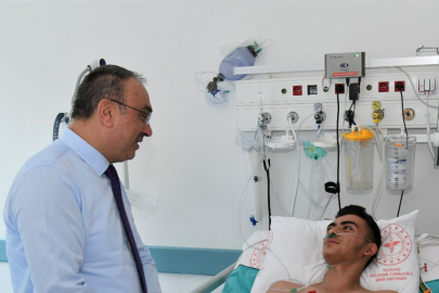 Vali Soytürk’ten Yangında Yaralanan Orman Personeline Ziyaret