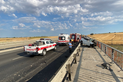 Tekirdağ'da Kamyona Çarpan Otomobilin Sürücüsü Hayatını Kaybetti