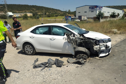 Edirne'de Otomobil Polis Aracına Çarptı: 2 Yaralı