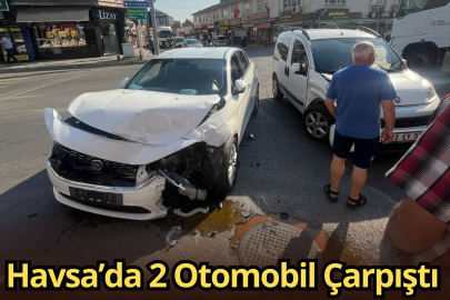 Havsa’da 2 Otomobil Çarpıştı