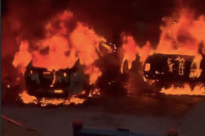 Edirne'de Park Halindeki 2 Araç Kundaklandı