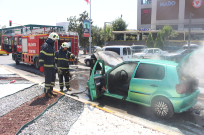 Edirne'de Seyir Halindeki Otomobilde Çıkan Yangın Söndürüldü