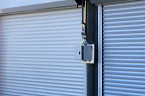 İşyerinin Kapı ve Camları Çizildi