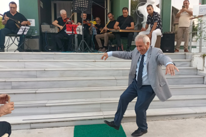 Prof. Dr. İnci, Zeybek Oynayarak Sergi Açtı