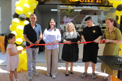 Başkan Akın, Bal Börek Evi & Cafe’nin Açılışını Gerçekleştirdi