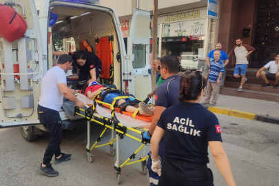 Keşan'da Motosiklet Yayaya Çarptı, 2 Kişi Yaralandı