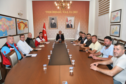 Vali Soytürk, Şarköy’de Yangından Etkilenen Mahalle Muhtarlarıyla Bir Araya Geldi